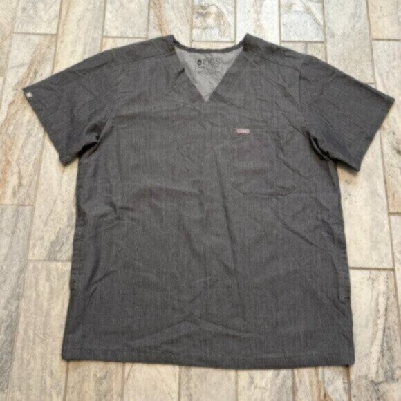 FIGS men's medium gray Chisec Three-Pocket Scrub Top - Picture 1 of 6